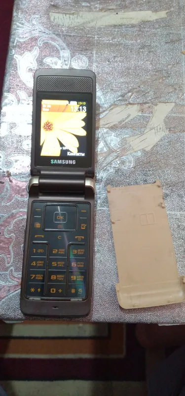 Телефон Samsung