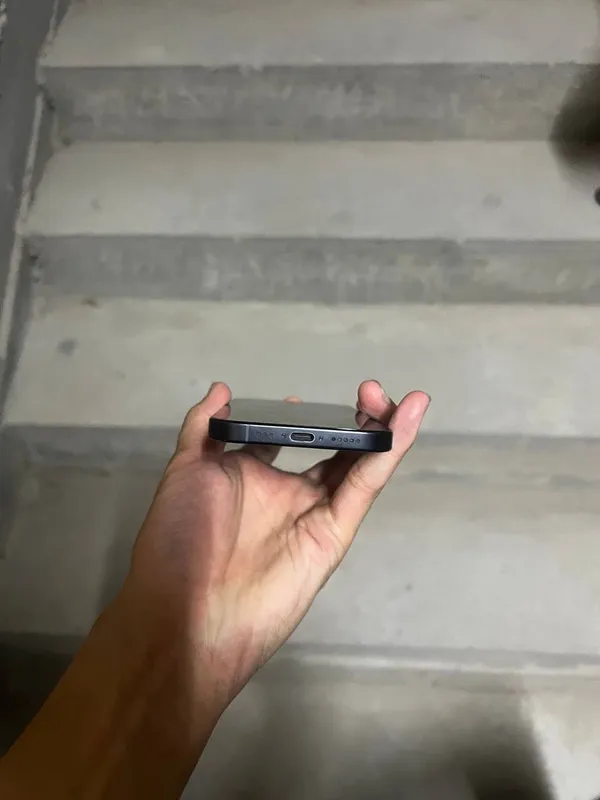 Iphone 16 pro 6