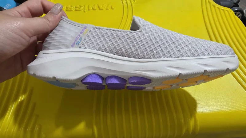 Оренинальныг skechers 35 размер 4 Оренинальныг skechers 35 размер 4