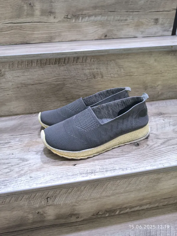 Skechers