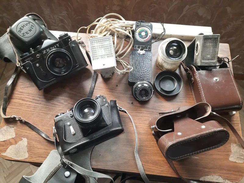 Продам фотоаппараты и объектив 5 Продам фотоаппараты и объектив 5