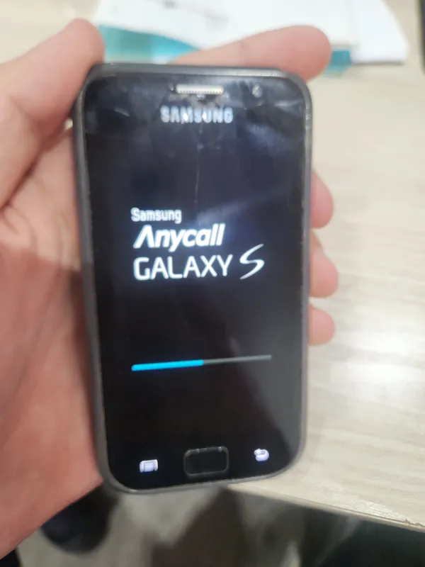 Samsung Galaxy S. srochna sotiladi 4