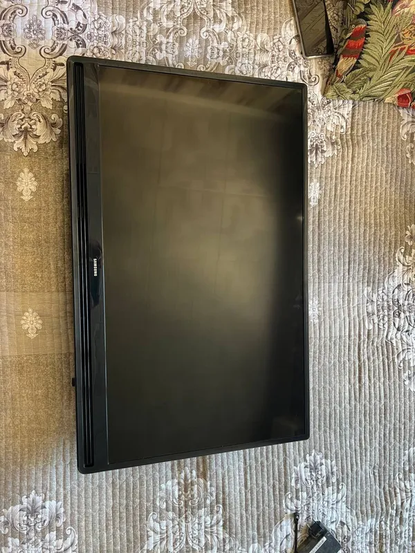 Samsung televizori yaxshi holatda 1