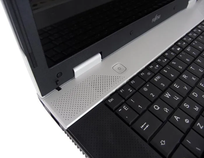 Fujitsu Esprimo 15.4-inch 5 Fujitsu Esprimo 15.4-inch 5