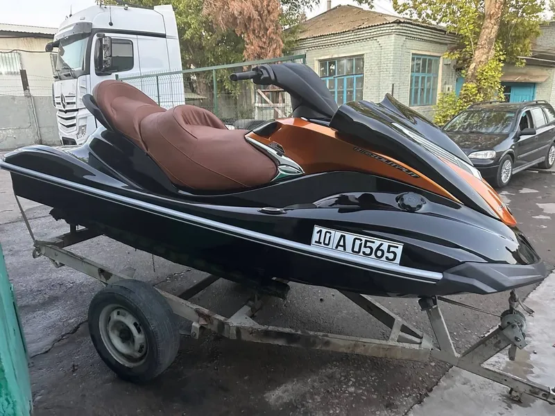Yamaha 1.8 2013 год в идеальном состоянии — фото 1