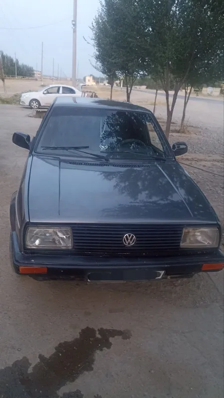Volsvagen Jetta, 1988 yil ishlab chiqarilgan, begzin-gaz holati oʻrta 1 Volsvagen Jetta, 1988 yil ishlab chiqarilgan, begzin-gaz holati oʻrta 1