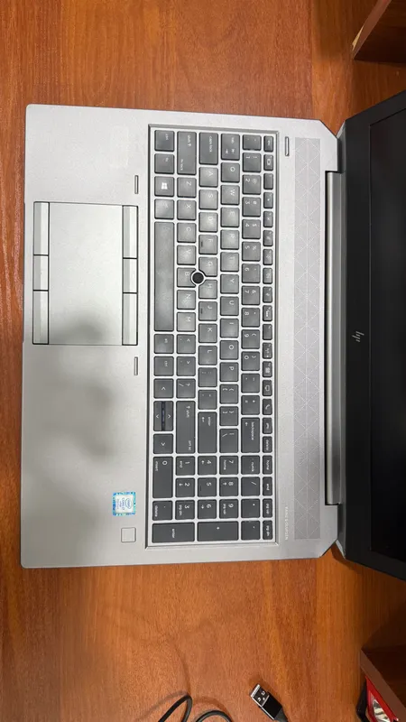 HP ZBook G5 15 i7-8850h P2000 4Gb 3