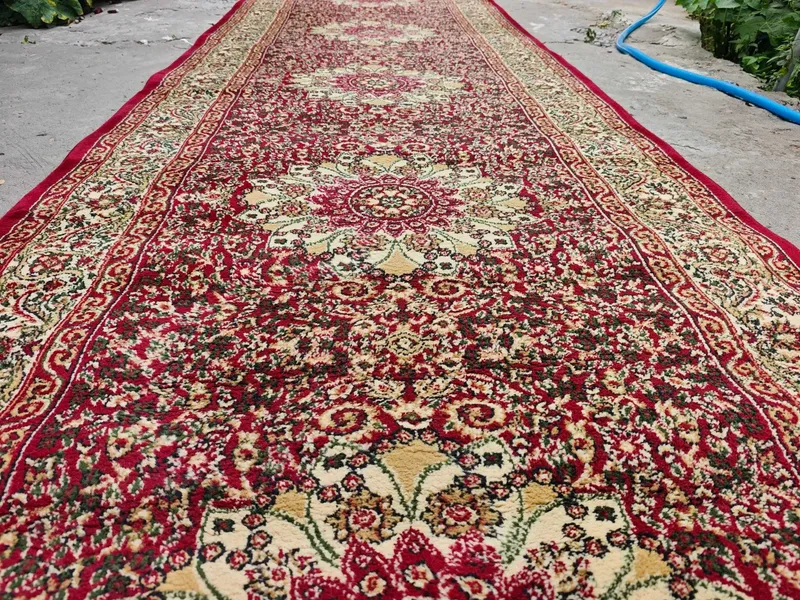 3,7x1,2 m o‘lchamdagi gilam yo‘lakchasini sotaman. 1 3,7x1,2 m o‘lchamdagi gilam yo‘lakchasini sotaman. 1