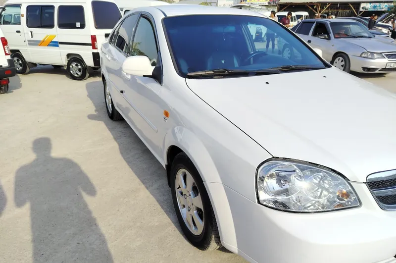Продаётся Lacetti 1.8 3 Продаётся Lacetti 1.8 3