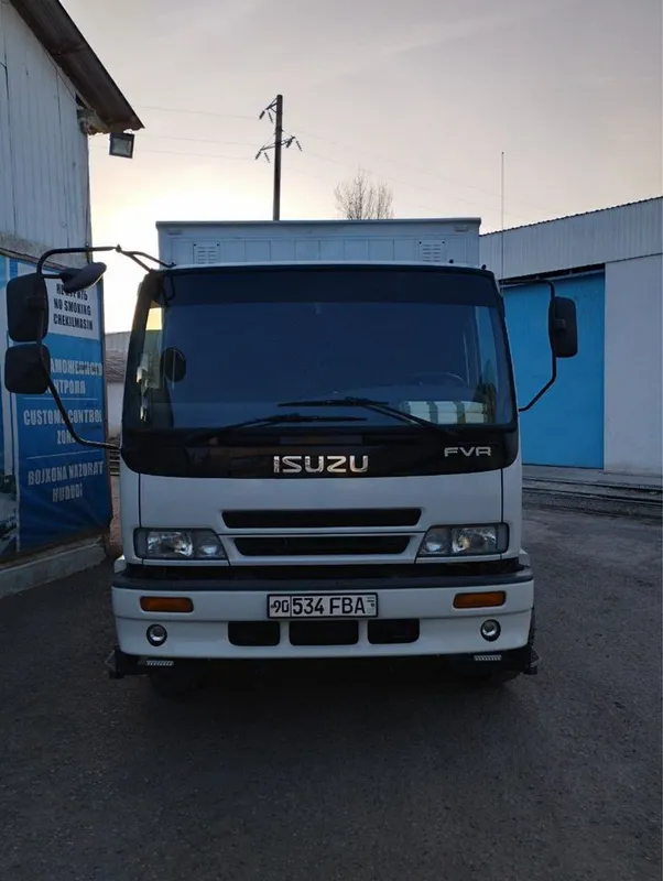 Isuzu 10 tonnalik 2022 yil — фото 1