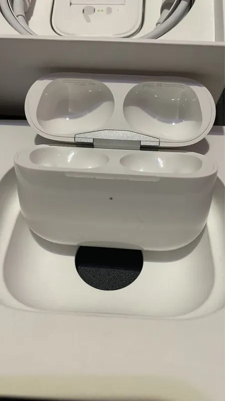 Airpods pro original case/кейс/Окончательно/ — фото 1 Airpods pro original case/кейс/Окончательно/ — фото 1