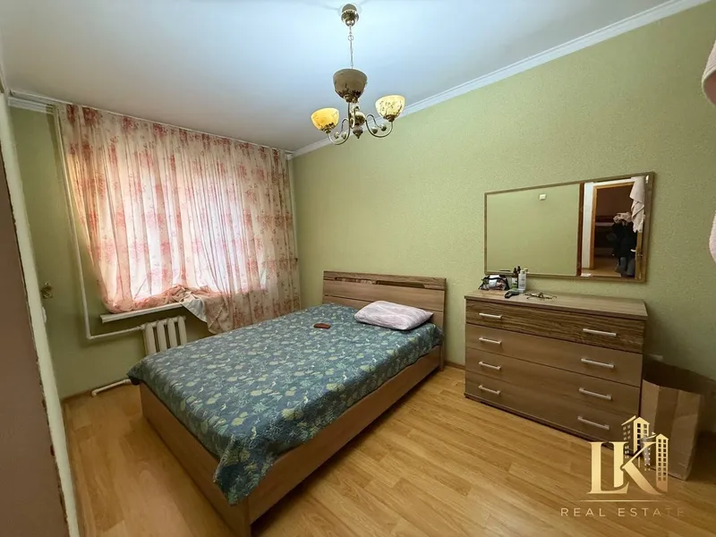 Продаётся 4-комнатная квартира, 87 м², 3/4, метро Гафура Гуляма — фото 2
