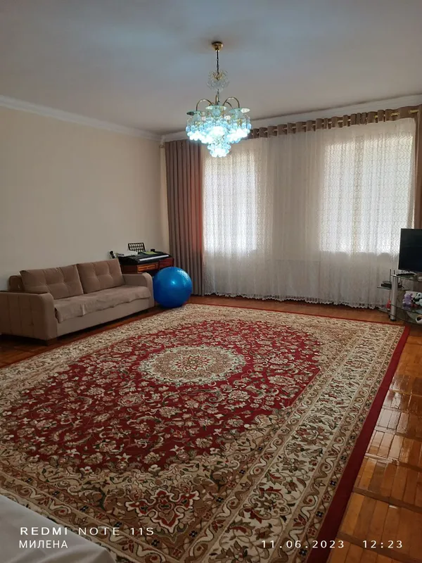 Коттедж, 6 соток земли.