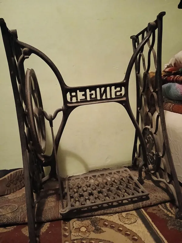 Тикадиган мошинани таги слтилади