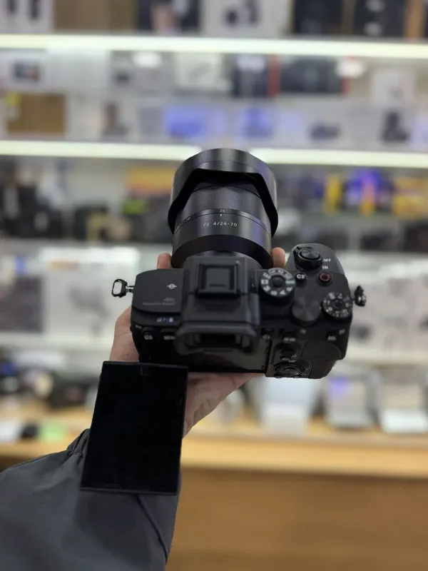 Sony alpha 7s III + sony fe 24-70 f4 zeiss 3