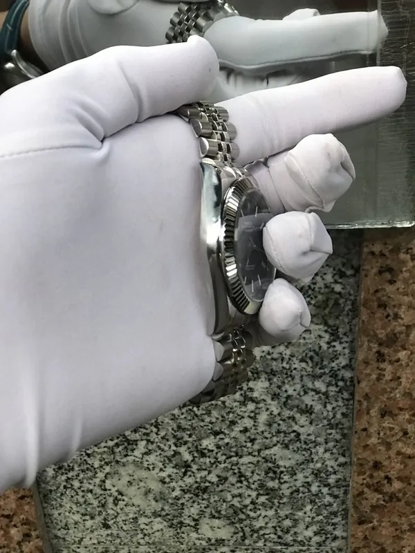 Rolex soati sotiladi 2