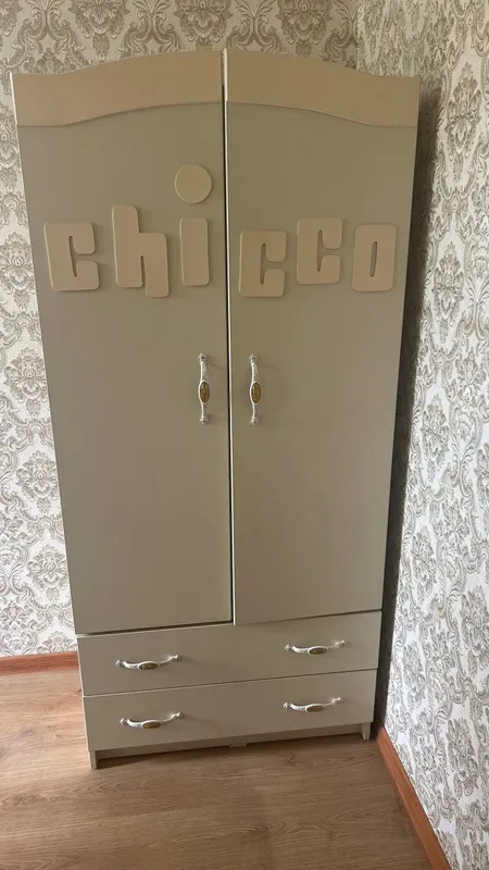 Srochni sotiladi Bolalar shkafi yengiday