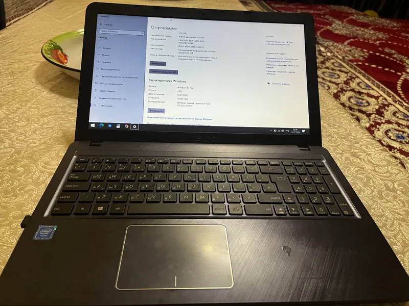 Noutbuk Asus sotiladi 3