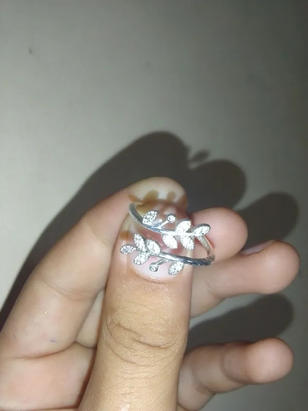 yagi yosh qizlarga bõladi razmeri narmal holat da