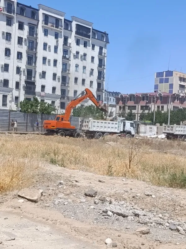 Экскаватор sotiladi ekskavator 210 4