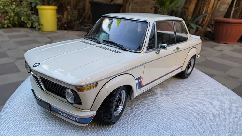 BMW 2002 turbo . мастаб 1:18 — фото 3