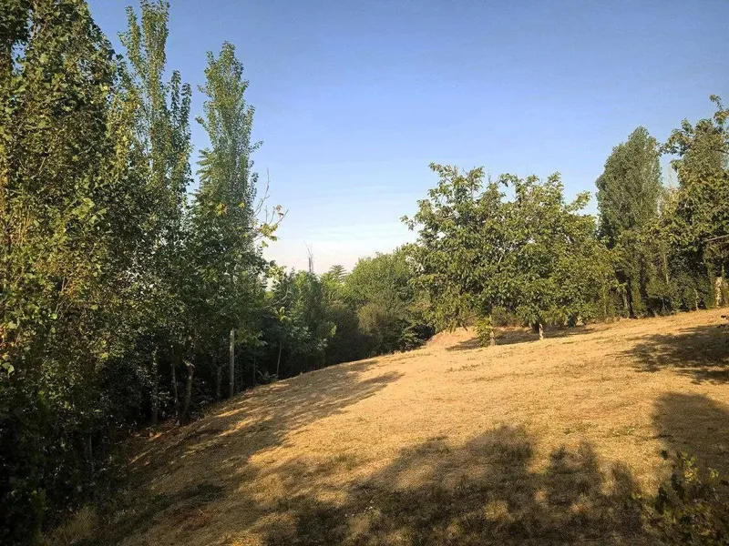 Yer sotiladi yaxshi joydan
