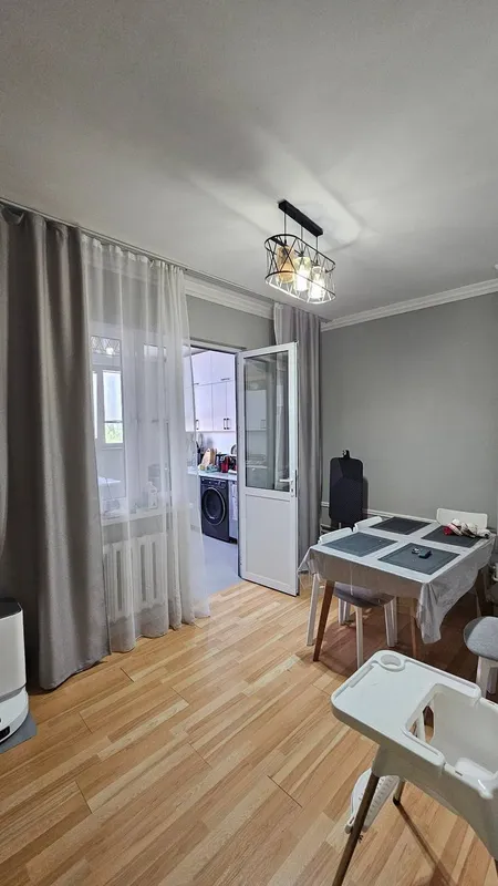 Продаётся просторная 4-комнатная квартира с отличным ремонтом, мебелью и техникой, панорамным видом, развитой инфраструктурой и удобной транспортной доступностью — фото 2