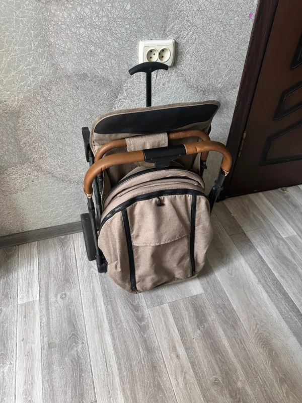 Продам коляску чемодан 2