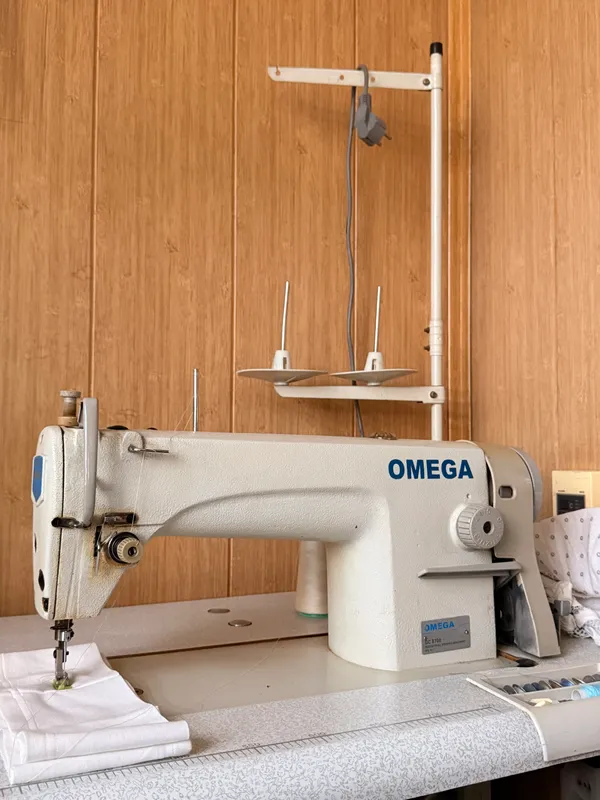 Швейная машина OMEGA GC 8700 в хорошем состоянии 1