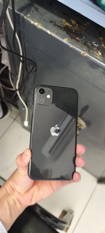 iphone 11. ideal