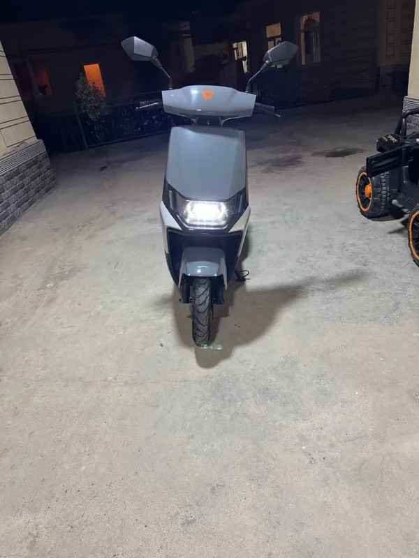 Elektro skuter Yadeya SR 4