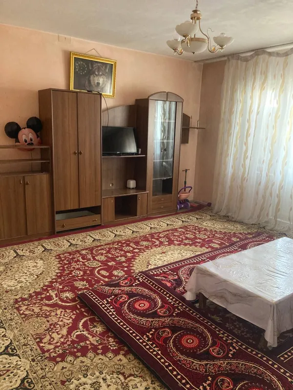 Срочно 2х комнатная массив Кизил Шарк 1