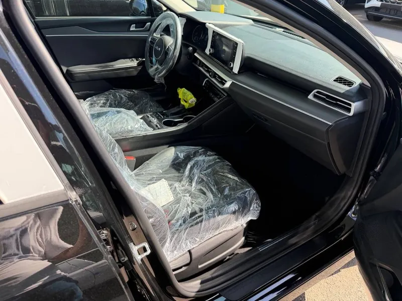Kia K5 2023yil kraska tozza 22000 km yurgan 2 Kia K5 2023yil kraska tozza 22000 km yurgan 2