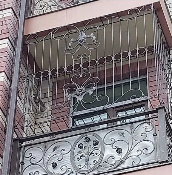 Reshotka naves perela keletka darvaza