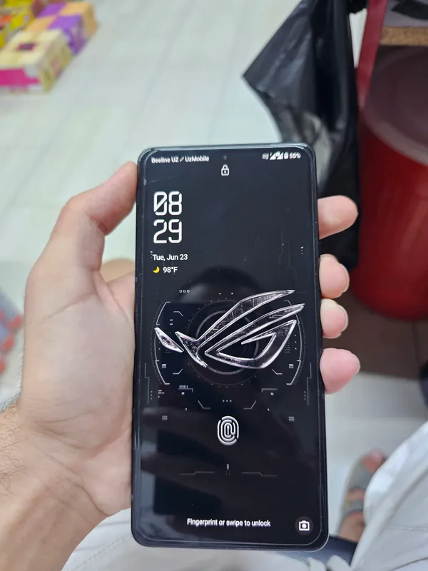 Asus ROG Phone 8 — фото 1