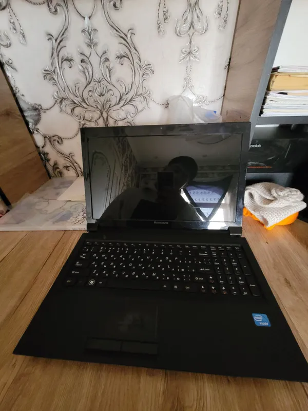 Lenovo noutbuk sotiladi 3 Lenovo noutbuk sotiladi 3