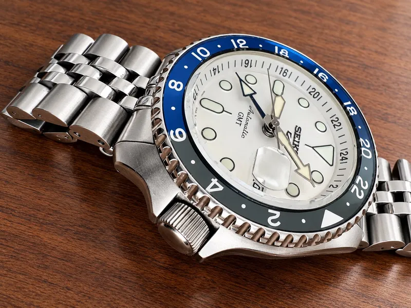 Seiko 5 Sports GMT 7