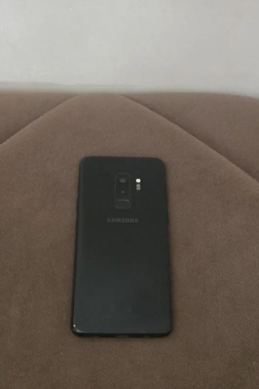 s9 plus 6/64 gb