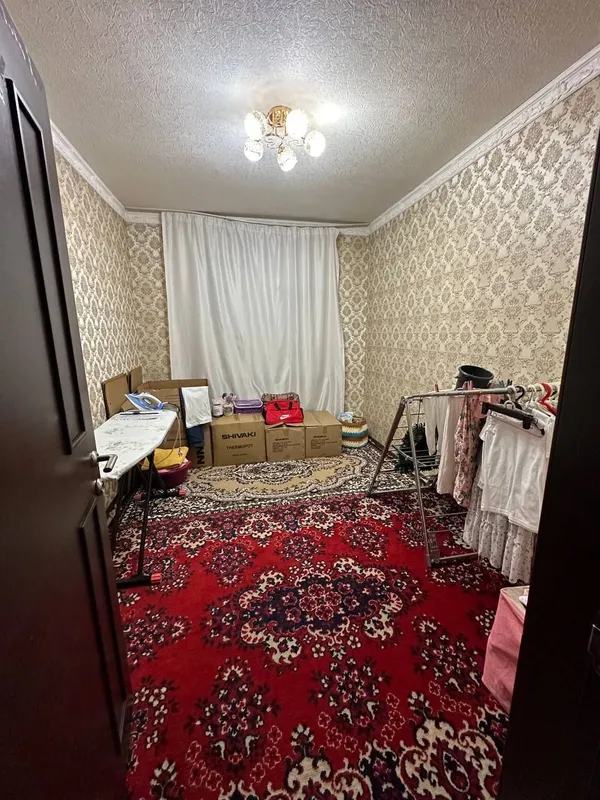 Продаётся 3-комнатный дом, можно также сделать под мастерскую, 1 этаж 8