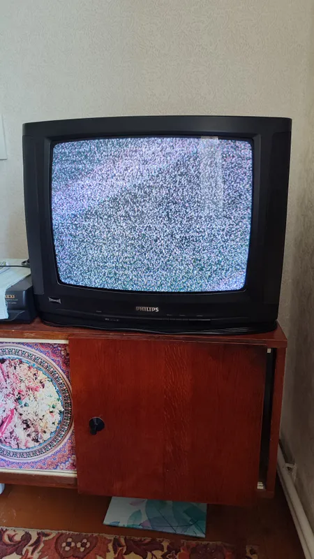 ТВ Pilips 20"