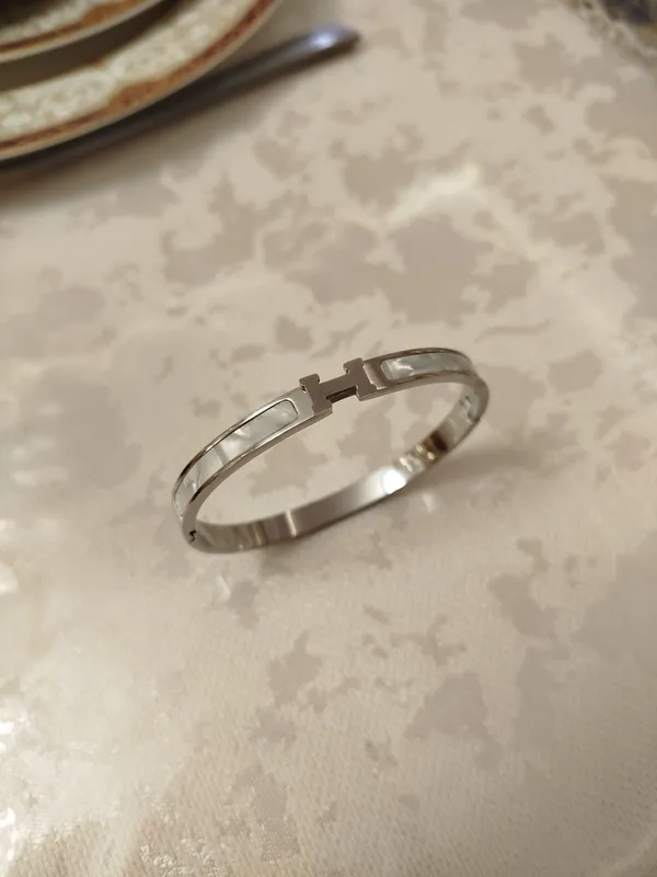 Женский браслет hermes