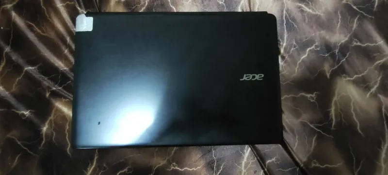 Acer aspire E1 series 1