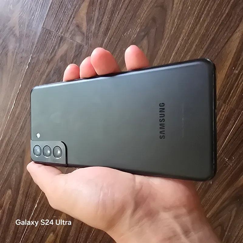 Samsung S21 plus 1