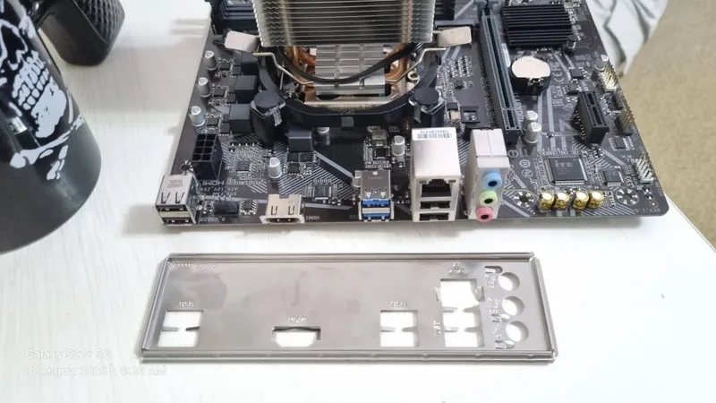 Biostar H110 и кулер Бонус — фото 2