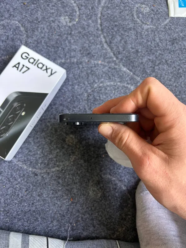 Samsung A17 4 Samsung A17 4