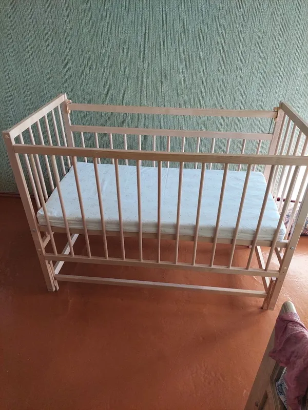 Продаются детская кровать, коляска 2 Продаются детская кровать, коляска 2