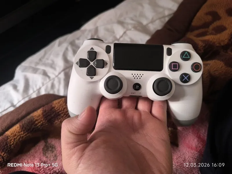 PS4 pro 1 terabayt