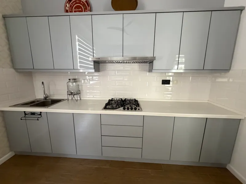Срочно продается кухонного гарнитура новая