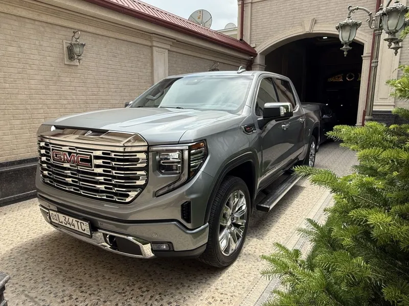 GMC Sierra Denali 6.2 L 1 GMC Sierra Denali 6.2 L 1
