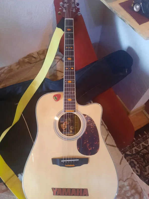 гитара Yamaha 12 струнка, 6 ти 5 гитара Yamaha 12 струнка, 6 ти 5
